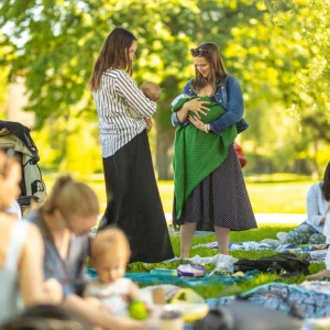 Pikniks Mammu Mājā